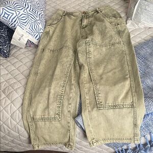 So Me Olive Green Barrel Knit Pants with Pink Logo Tag